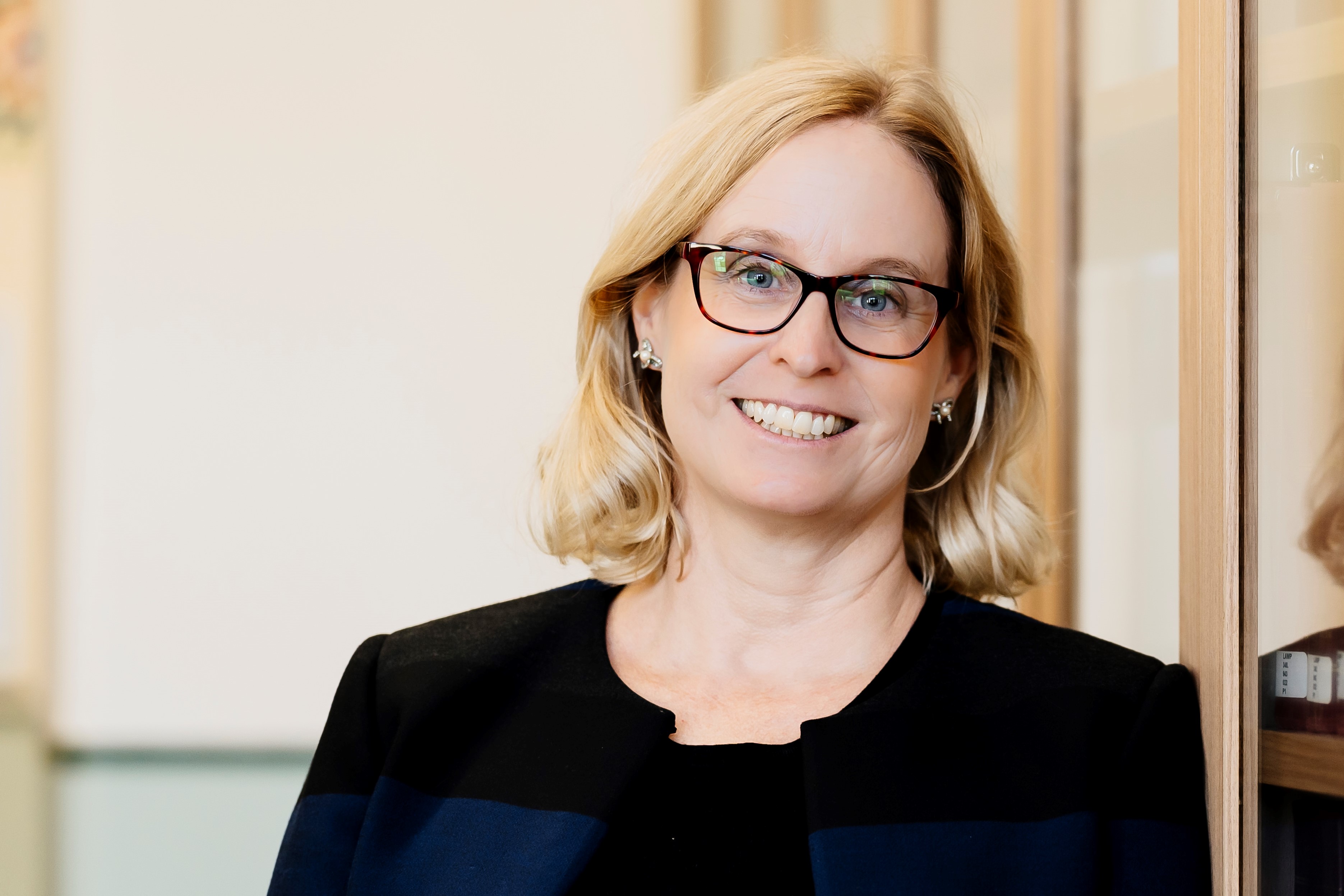 Professor Kerstin Braun  