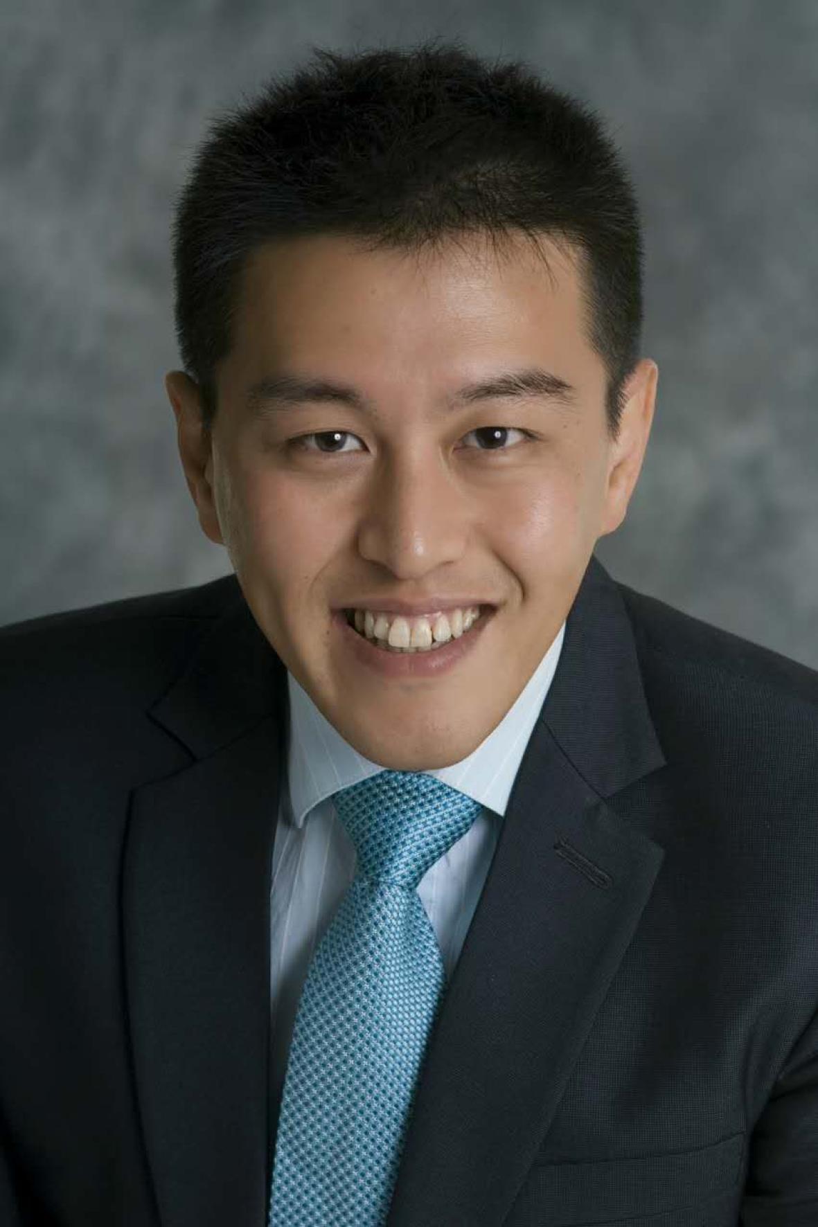Professor Ren Yi  