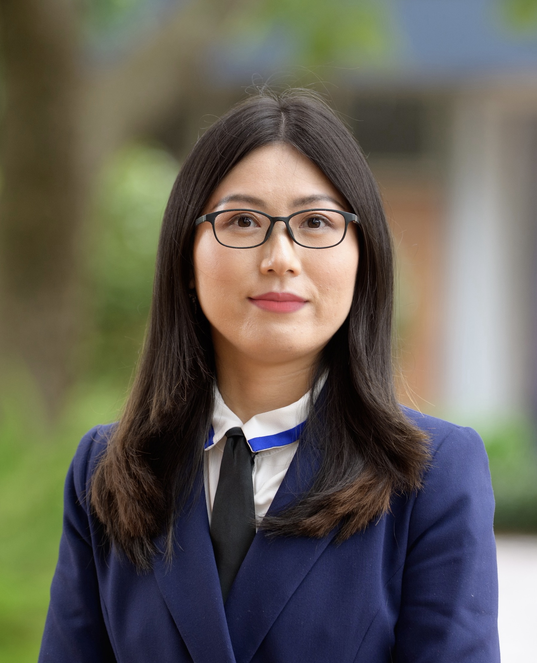 Dr Yiyi Xiong  