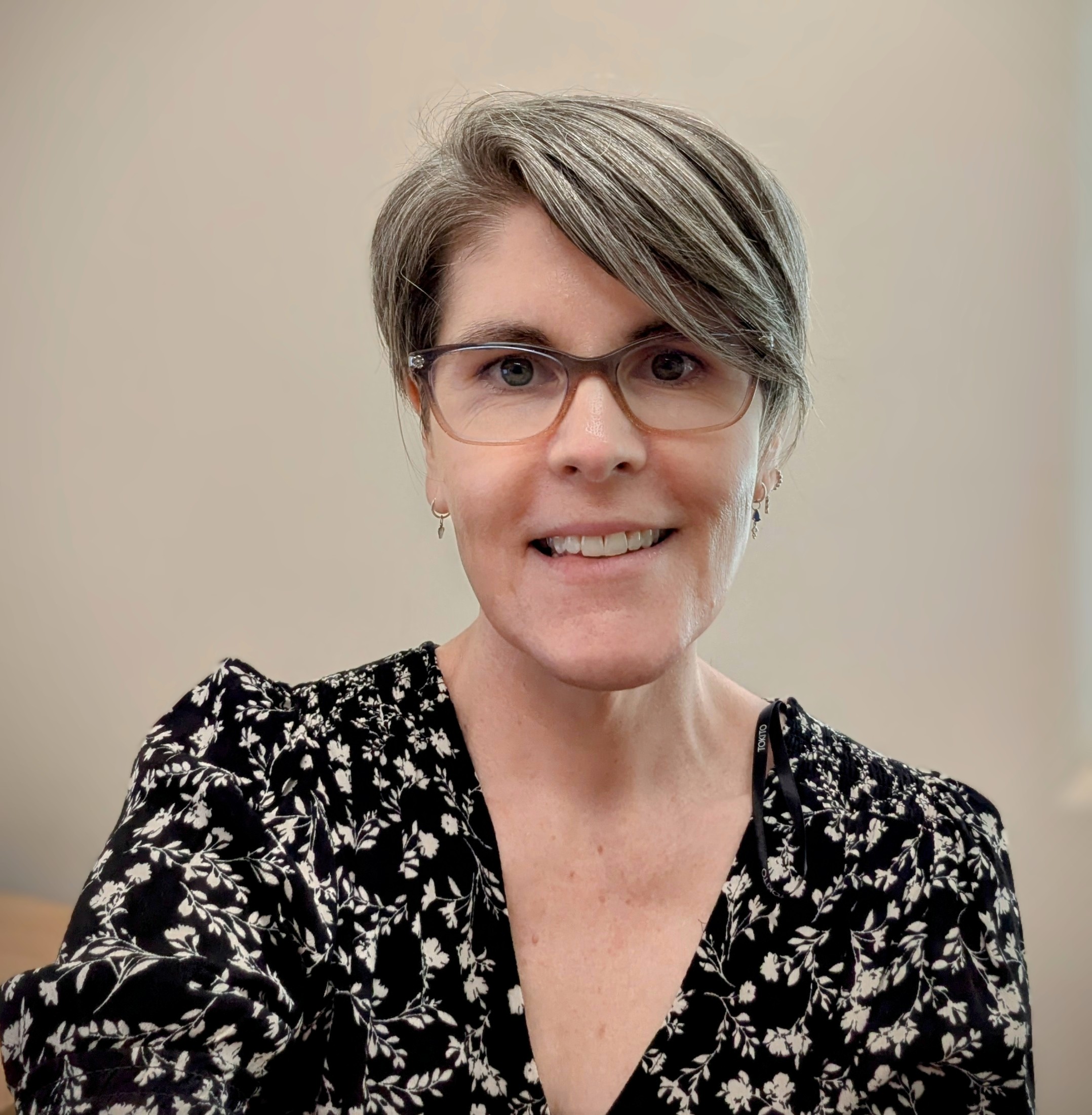 Dr Evee Perich  