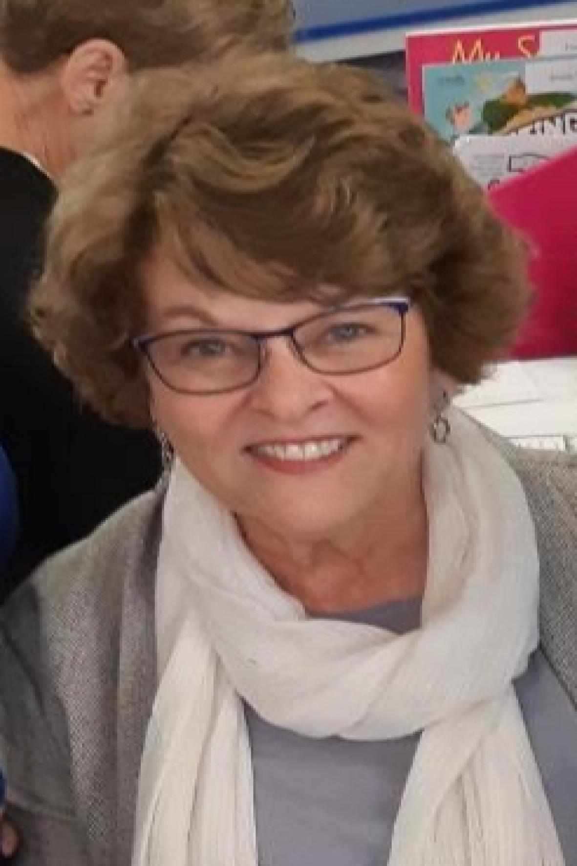 Dr Jacqueline Macdonald  
